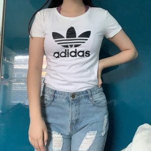 🦋Adidas originals trefoil tee